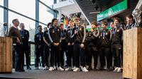 Para pemain, pelatih, hingga ofisial Jerman mendapatkan sambutan meriah di DFB-Campus setelah menjuarai Piala Dunia U-17 2023. (dok. DFB)