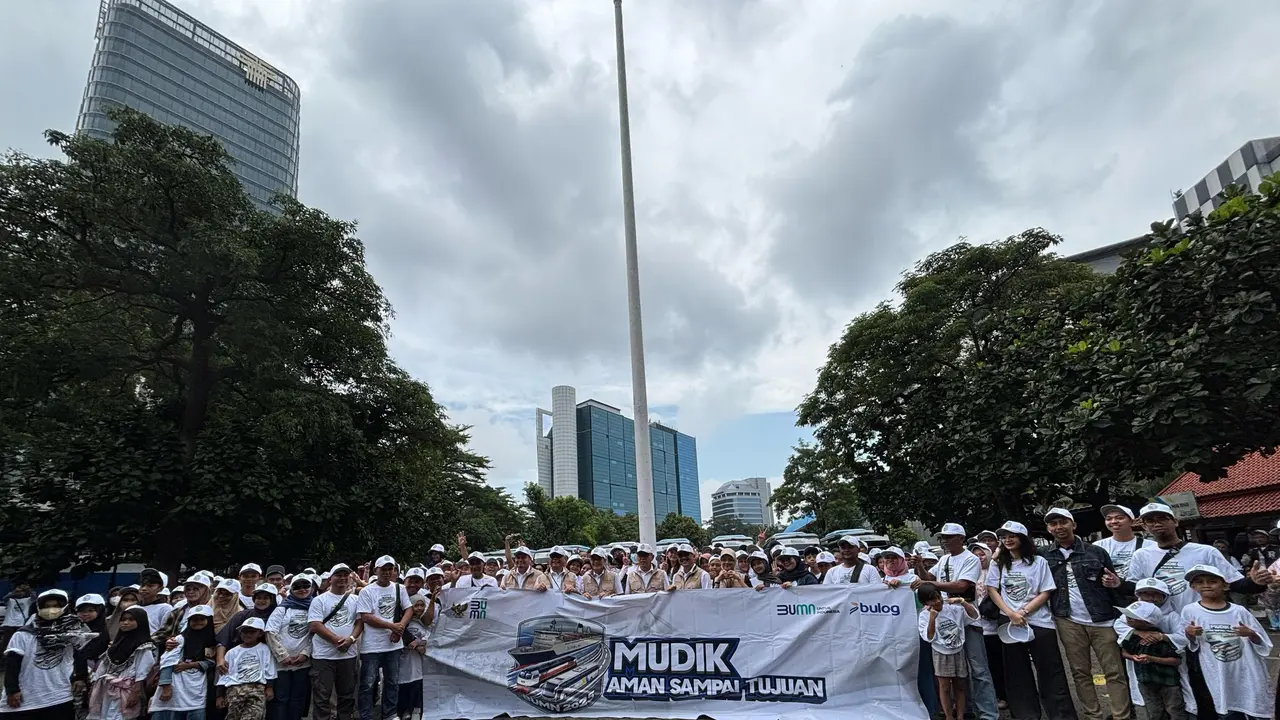 Pemberangkatan mudik gratis Perum Bulog, Kamis (27/3/2025). (Foto: Liputan6.com/Maulandy R)