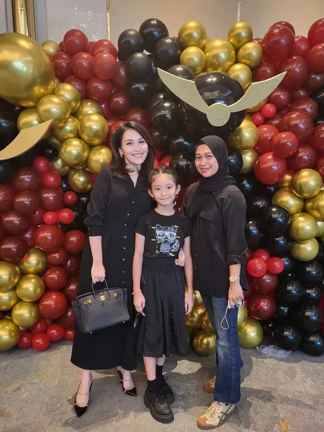 Ayu Ting Ting dan Bilqis di acara ulang tahun anak Krisdayanti. (Foto: Instagram/ayutingting92)