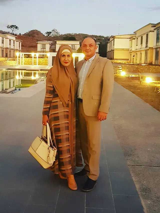 6 Potret Atha Mantan Istri Raul Lemos dan Suaminya, Harmonis