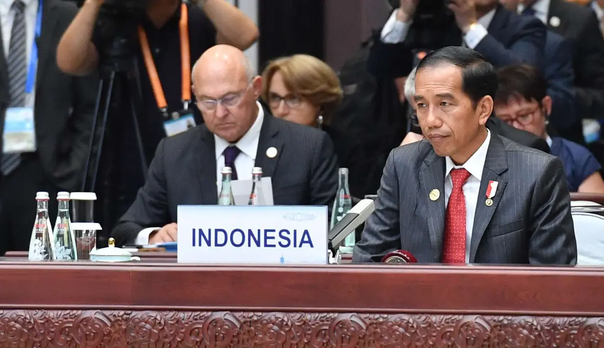 Presiden RI Joko Widodo saat menghadiri upacara pembukaan KTT G20 di Hangzhou, Tiongkok (4/9). Jokowi akan menjadi pembicara utama sesi 2 dalam Konferensi Tingkat Tinggi (KTT) G20. (Setpres/Bey Machmudin)