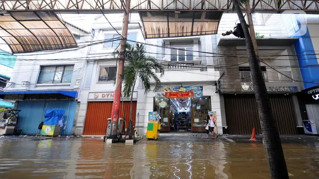 Kawasan Pertokoan Pasar Baru Sepi