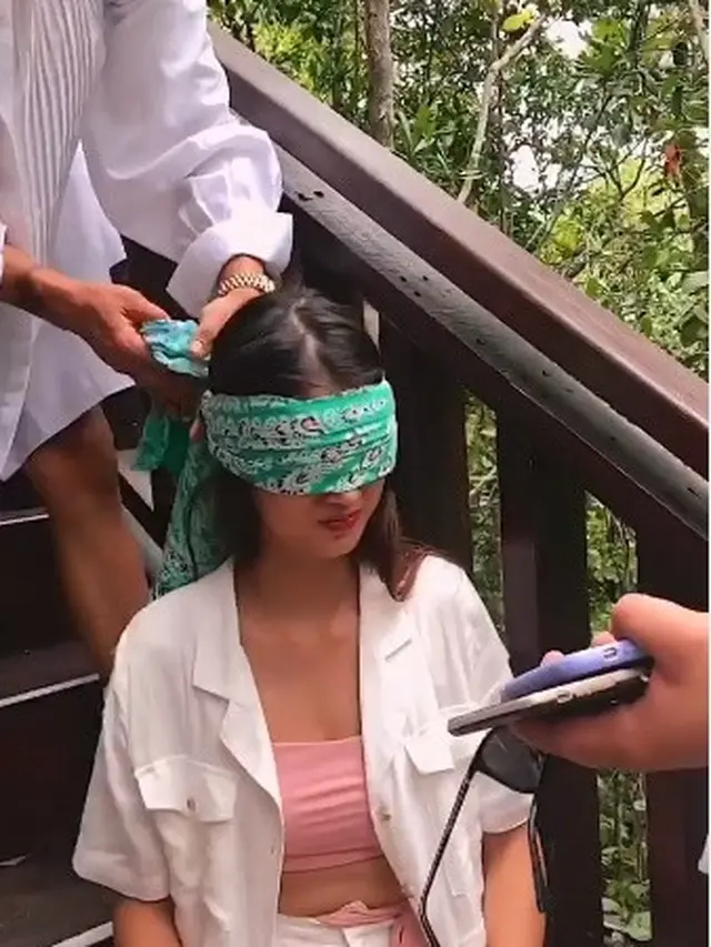 6 Momen Romantis Atries Angel Mantan Chef Juna Dilamar Kekasih