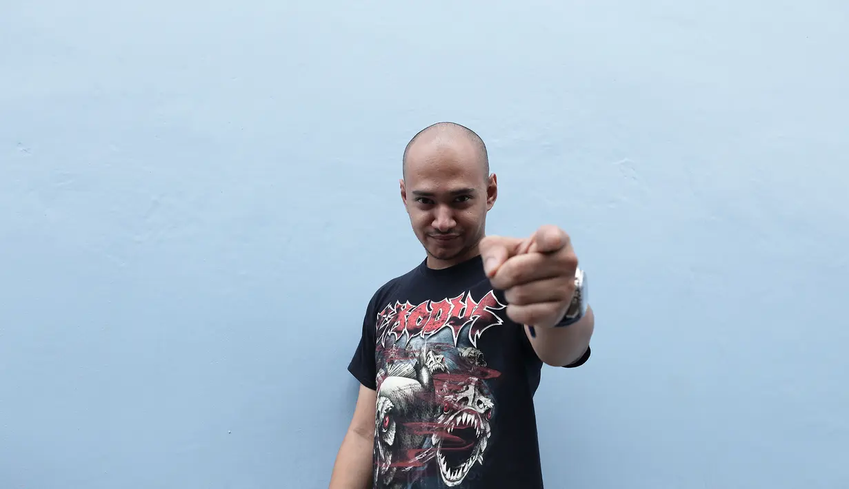 "Pihak keluarga Zachira nggak ada tuntutan. Selayaknya aja. Semua diserahkan ke kita mau membuat pernikahan seperti apa. Dia (keluarga) nggak mau ambil pusing maunya gimana," ujar Husein Alatas  menambahkan. (Andy Masela/Bintang.com)