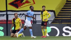Pemain Manchester City Raheem Sterling (tengah) merayakan golnya ke gawang Watford pada lanjutan Liga Premier Inggris di Stadion Vicarage Road, Watford, Inggris, Selasa (21/7/2020). Manchester City menang 4-0. (Richard Heathcote/Pool via AP)