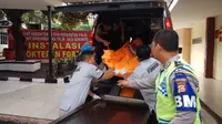 Terduga teroris tiba di RS Polri, Kamis (23/3/2017). (Moch Harun Syah/Liputan6.com)