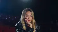 Lirik Lagu Mature dari Hillary Duff, Soal Percakapan Sang Penyanyi dengan Dirinya di Masa Kecil