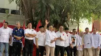 Relawan Pro Jokowi alias Projo secara resmi memberikan dukungan kepada bakal capres Prabowo Subianto di Pilpres 2024, Sabtu (14/10/2023). (Liputan6.com/ Delvira Hutabarat)