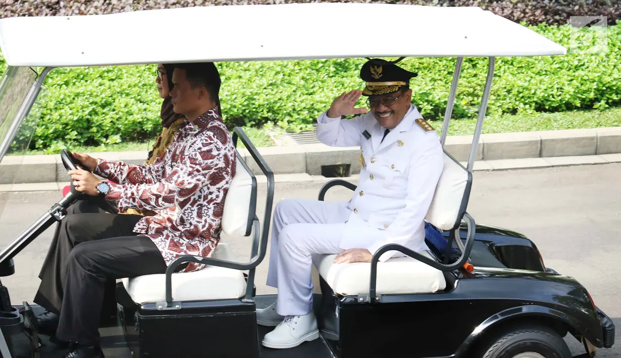 Plt Gubernur DKI Jakarta, Djarot Saiful Hidayat bersiap mengikuti pelantikan sebagai Gubernur definitif DKI Jakarta di Istana Negara, Jakarta, Kamis (15/6). Pelantikan ini sesuai dengan Keputusan Presiden Nomor 76P Tahun 2017. (Liputan6.com/Angga Yuniar)