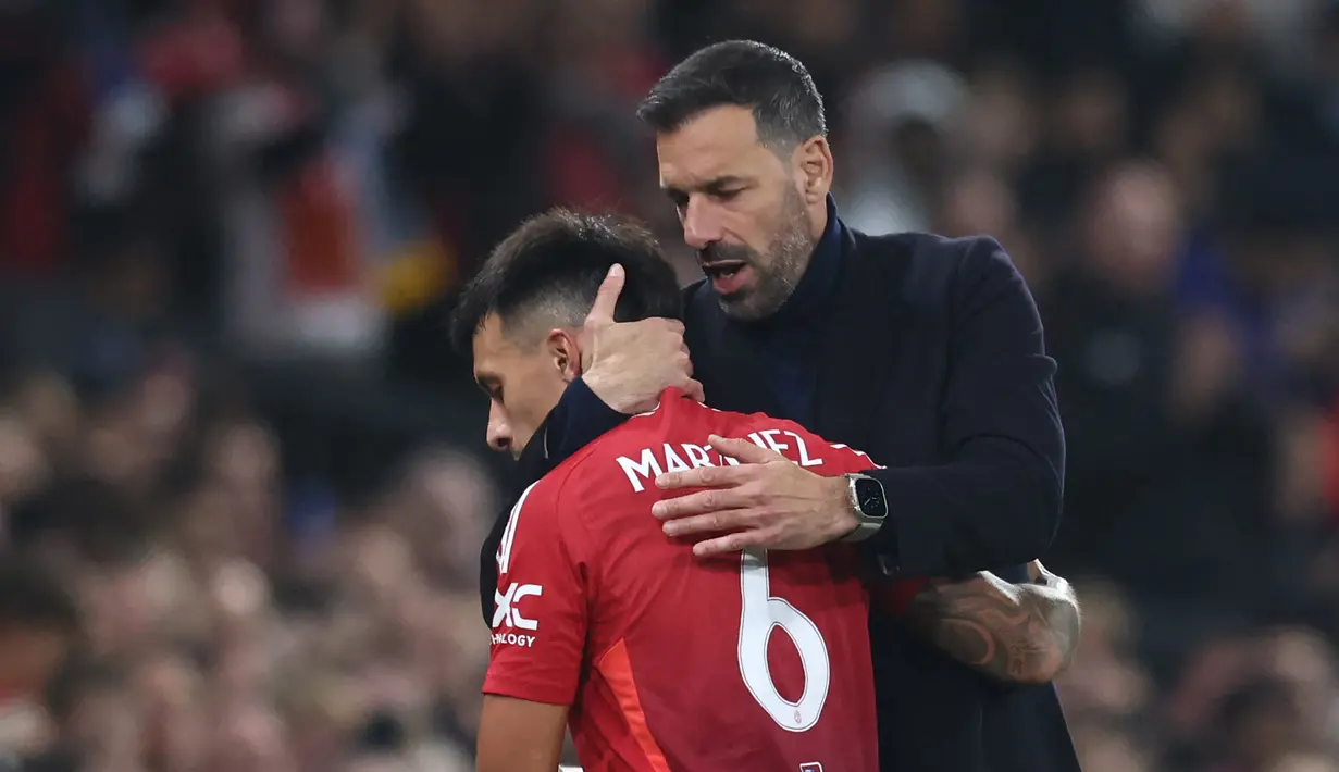 Pria asal Belanda itu mampu mempersembahkan kemenangan telak 5-2 atas Leicester City di Piala Liga Inggris atau Carabao Cup pada Kamis (31/102/2024) dini hari WIB. (AFP/Darren Staples)