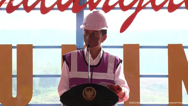 Presiden Joko Widodo (Jokowi) meresmikan Bendungan Kuningan, di Kabupaten Kuningan, Selasa (31/8/2021).