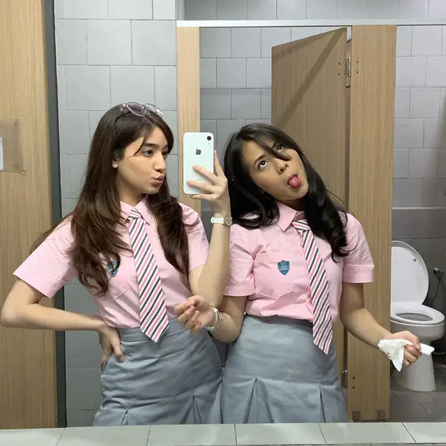 Mengaku Rindu, Ini 6 Potret Kebersamaan Dannia Salsabilla dan Adhisty Zara
