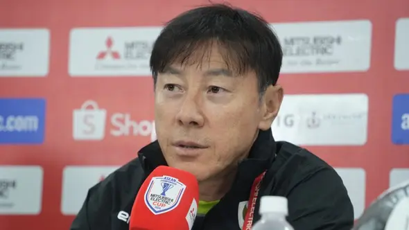 Saat konferensi pers Piala AFF 2024, Shin Tae-yong, pelatih Timnas Indonesia, berbicara mengenai pertandingan melawan Timnas Laos.
