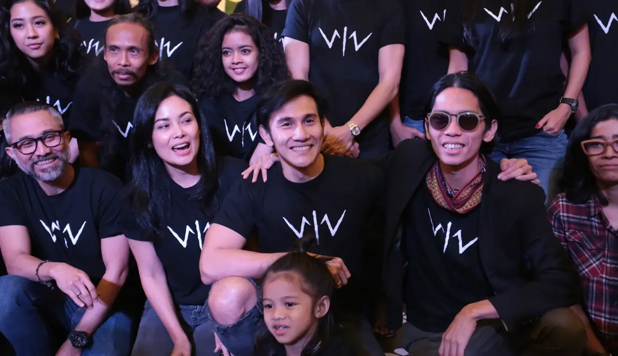 Sebelumnya, cerita silat ini juga pernah diangkat layar lebar dan layar kaca. Wiro Sableng kali ini akan diperankan oleh Vino G Bastian. Marsha Timothy akan berperan sebagai Bidadari Angin Timur dan Sherina Munaf menjadi Anggini.(Adrian Putra/Bintang.com)