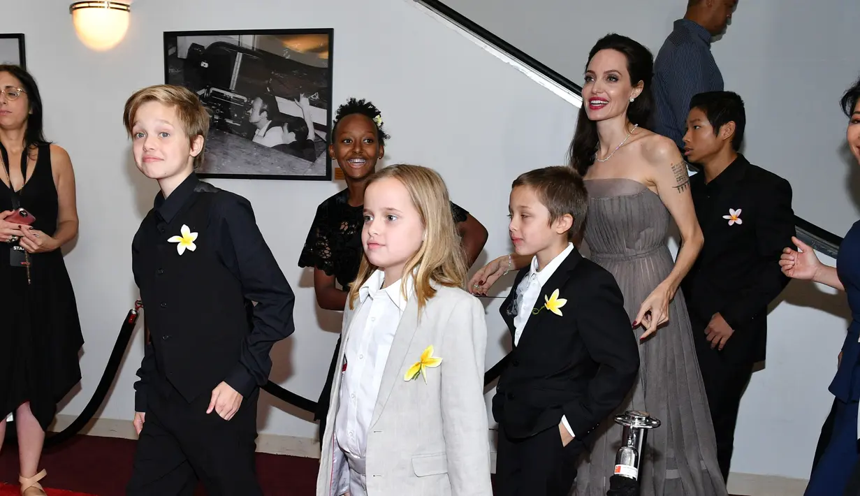 Sikap Angelina Jolie dikabarkan bisa membuat dirinya kehilangan hak asuh keenam anaknya dalam proses perceraian dengan Brad Pitt. (DIA DIPASUPIL  GETTY IMAGES NORTH AMERICA  AFP)