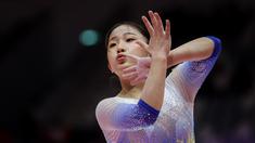 Pesenam Korea Selatan, Shin Solyi melakukan tarian pada nomor senam lantai dalam Kejuaraan Dunia Gimnastik 2025 di Indonesia Arena, Senayan, Jakarta, Senin (20/10/2025). (Bola.com/Bagaskara Lazuardi)