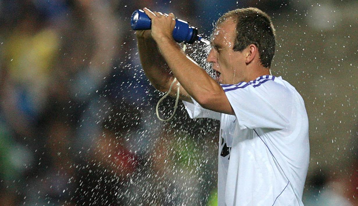 5. Bukan hal aneh bagi Real Madrid untuk menjual pemain bintang yang mereka miliki. Sebut saja Arjen Robben dan juga Wesley Sneijder, meski bersinar namun dijual karena dianggap tidak luar biasa. (AFP/Pierre-Philippe Marcou)