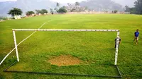 Stadion Mini Plumbon terletak di kaki Gunung Lawu akan jadi lokasi penyelenggaraan Piala Bupati Karanganyar. (Bola.com/Romi Syahputra)