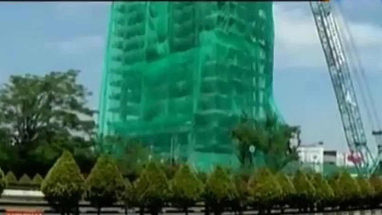 Gedung Bintaro Dirobohkan