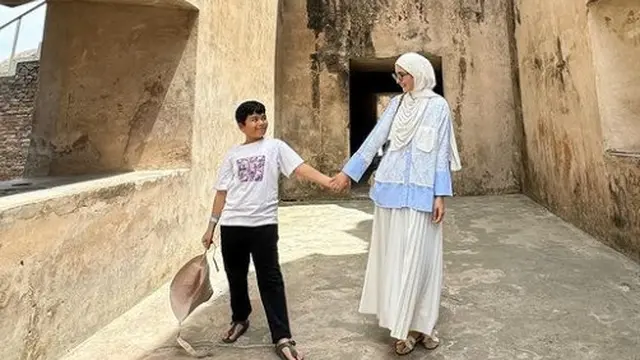 Potret Shireen Sungkar dan anak (Sumber: Instagram/shireensungkar)