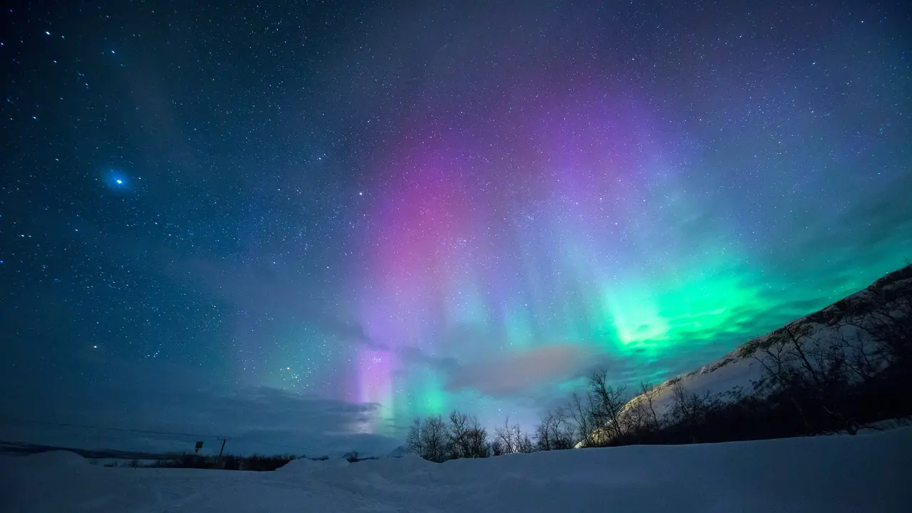 Cahaya Utara (Aurora)