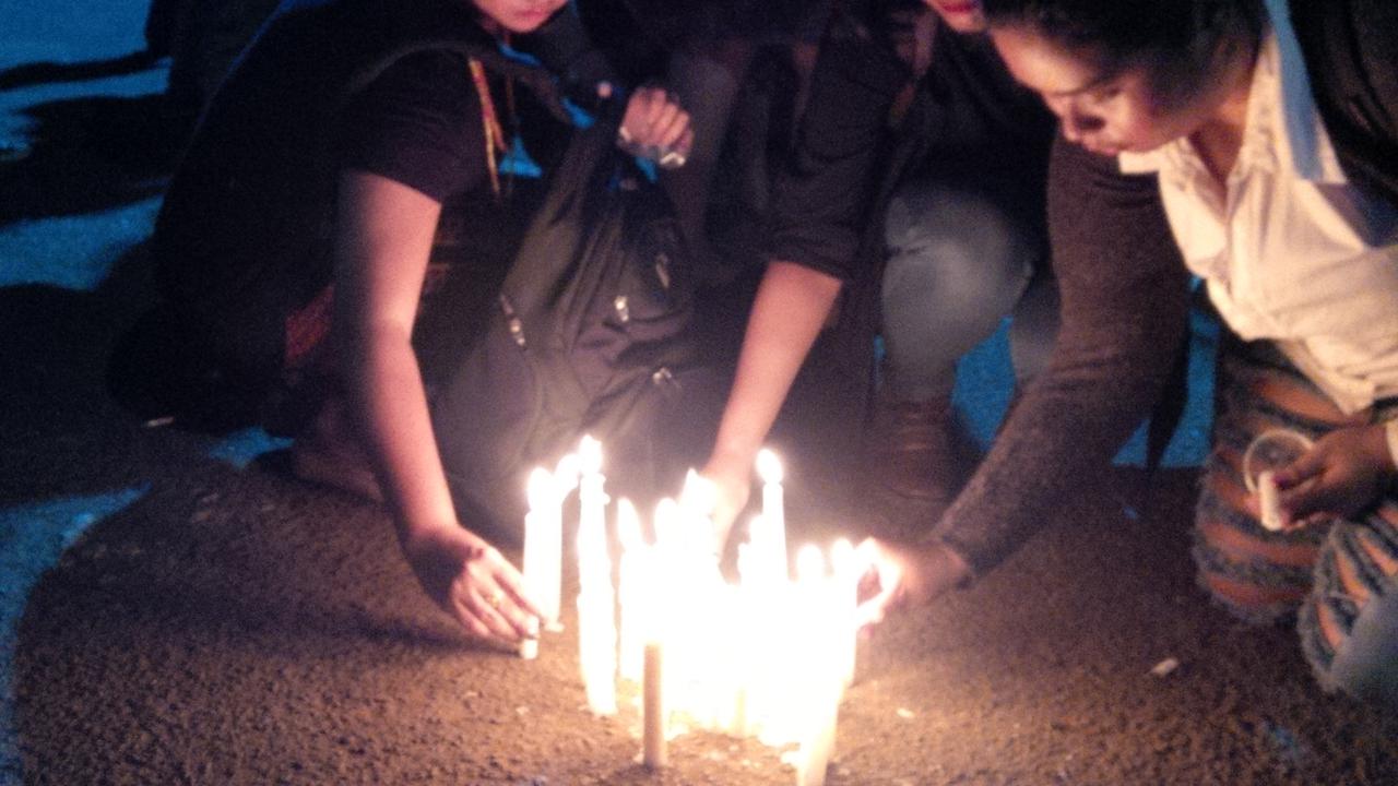 Solidaritas untuk Yuyun, Lilin Dinyalakan di Seberang Istana