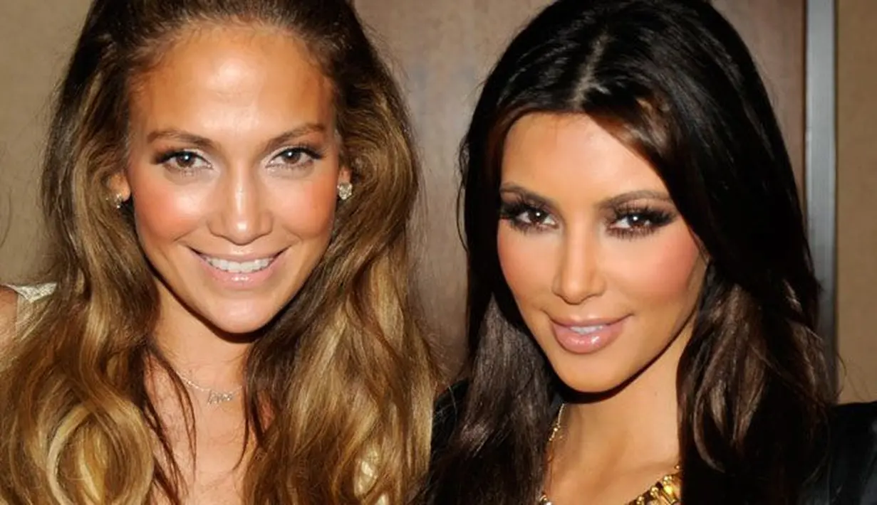 J.Lo sendiri sempat miliki sebuah rumah di Hidden Hills yang berdekatan dengan rumah Kris Jenner dan Kim Kardashian. (9TheFIX - Nine)