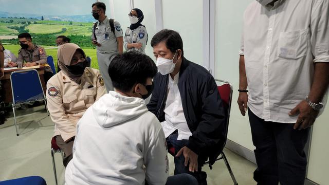 PT Pertamina Patra Niaga bekerjasama dengan aparat kepolisian, bergerak cepat memastikan penanganan korban peristiwa laka lantas kecelakaan mobil tangki dapat segera tertangani dengan baik.