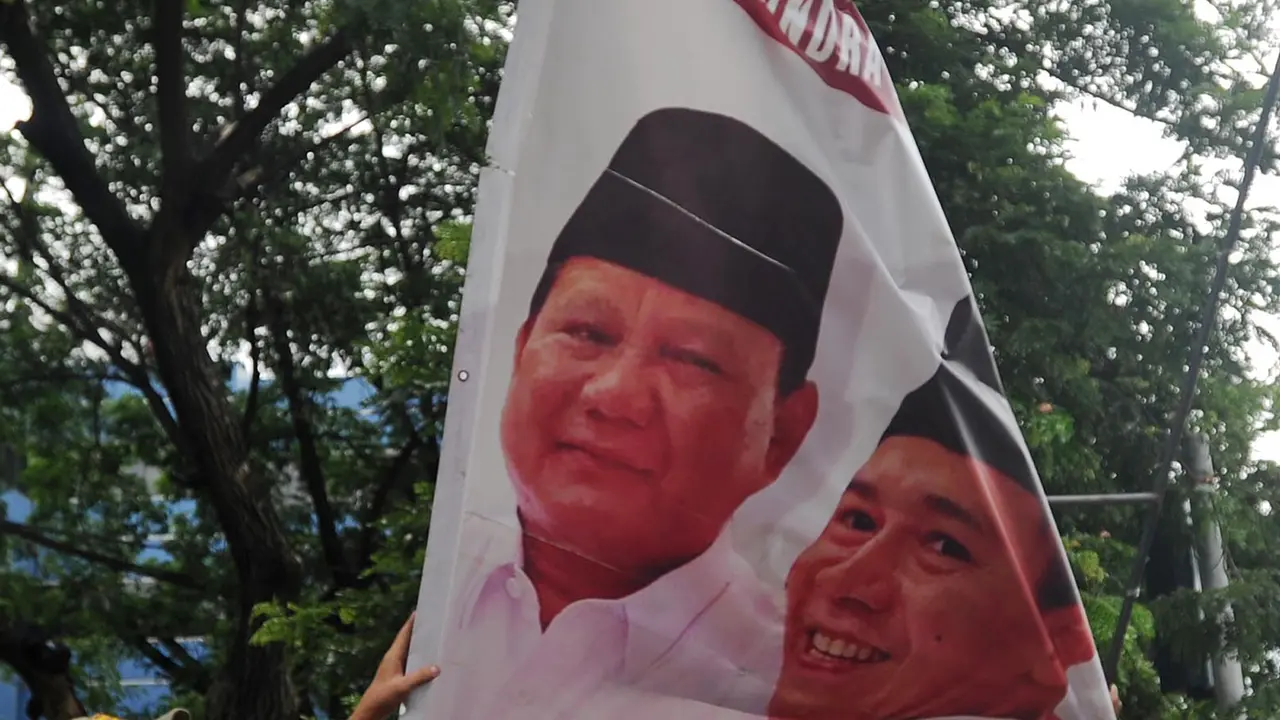 Diduga Langgar Aturan Pemilu, Spanduk Kampanye Parpol Ditertibkan