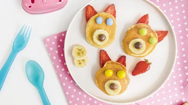 Bentuk Makanan dengan Karakter atau Cerita