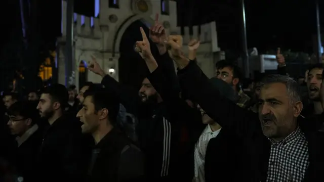 Protes Pembakaran Al-Quran, Ratusan Warga Turki Datangi Konsulat Swedia di Istanbul