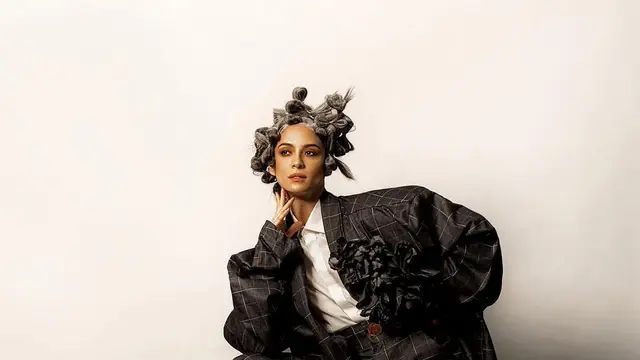 Potret Mariana Renata Tampil Nyentrik (credit: instagram/marianardantec)