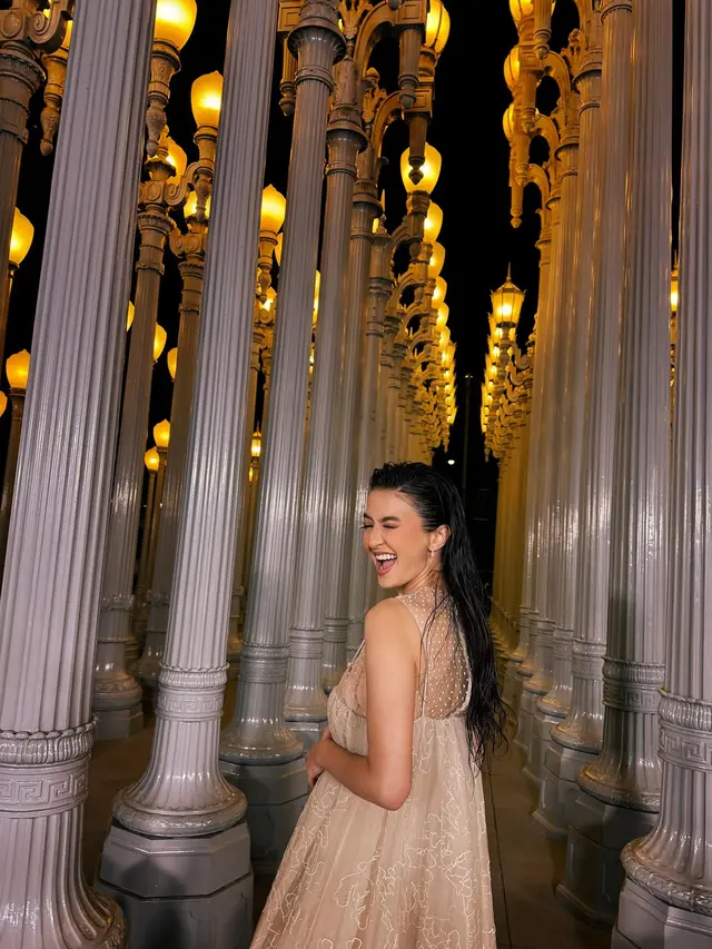 7 Potret Raline Shah di LACMA Art, Foto Bareng Leonardo DiCaprio dan Brad Pitt