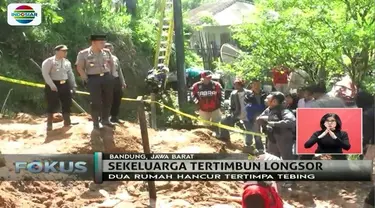 Tertimbun longsor, satu keluarga di kawasan Rancabali, Kabupaten Bandung, meninggal dunia.