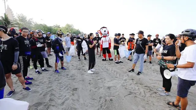 Peduli Lingkungan, Rodalink Gelar Aksi Pungut Sampah Plastik untuk Selamatkan Laut