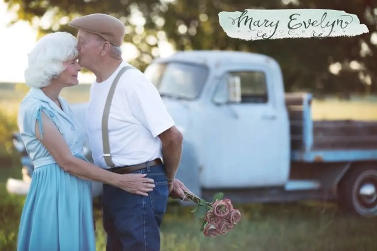Foto Pasangan Tua ini Terinspirasi dari Film 'The Notebook'