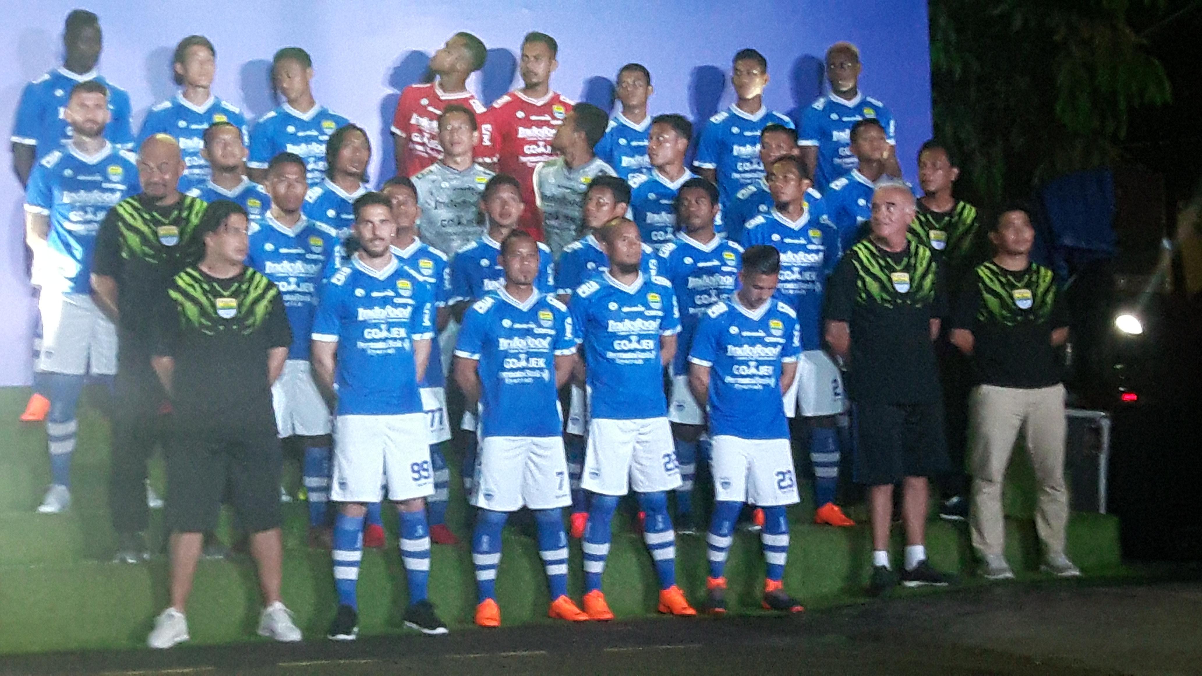 Skuat Persib 2018 tanpa Michael Essien. (Bola.com/Erwin Snaz)