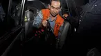Tubagus Chaeri Wardhana atau Wawan saat tiba di Gedung KPK untuk menjalani pemeriksaan, Jakarta, Selasa (9/12/2014).   (Liputan6.com/Miftahul Hayat)