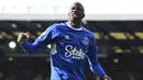 bdoulaye Doucoure kini tengah menjalani musim keempat bersama Everton sejak didatangkan dari Watford pada awal musim 2020/2021 dengan nilai transfer 22 juta euro. Selalu menjadi pilihan utama The Toffees di sektor tengah sejak pertama kali didatangkan, hingga kini ia telah bermain dalam 105 laga di semua ajang dengan torehan 13 gol dan 10 assist, termasuk 3 gol yang dicetaknya di Premier League musim ini dari 8 laga. Bersama Timnas Mali ia baru mengumpulkan 2 caps sejak melakukan debut pada 25 Maret 2022. (AFP/Peter Powell)
