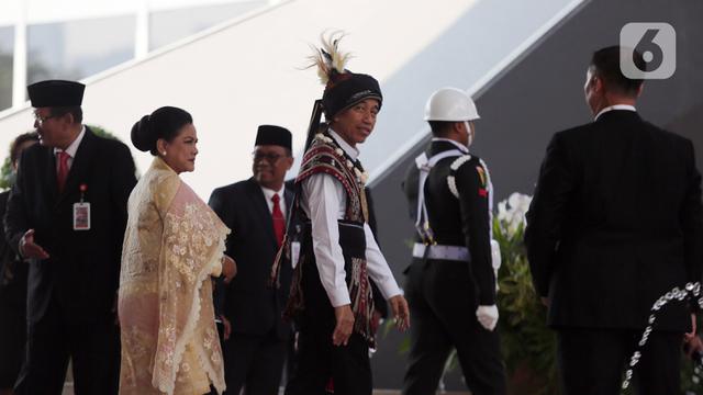 Jokowi Hadiri Sidang Tahunan Pakai Baju Adat Tanimbar Maluku