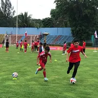 Kolaborasi Biskuat x Manchester United hadirkan sekolah sepak bola eksklusif. (c) Fimela.com/Henny