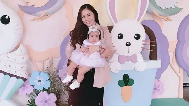 Fokus Urus Anak, Ini 7 Momen Kebersamaan Momo Geisha dengan Putrinya