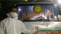 Sebuah mobil ambulans milik Tim SAR DIY menjadi sasaran perusakan oleh orang tak dikenal.
