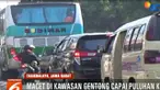 Siang tadi tadi, arus kendaraan yang menuju ke arah Bandung dan Jakarta, sudah terjebak kemacetan.