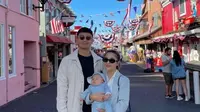 Menikmati peran baru sebagai ibu, intip penampilan Nikita Willy saat ajak baby Izz jalan-jalan di California. (Instagram/nikitawillyofficial94).