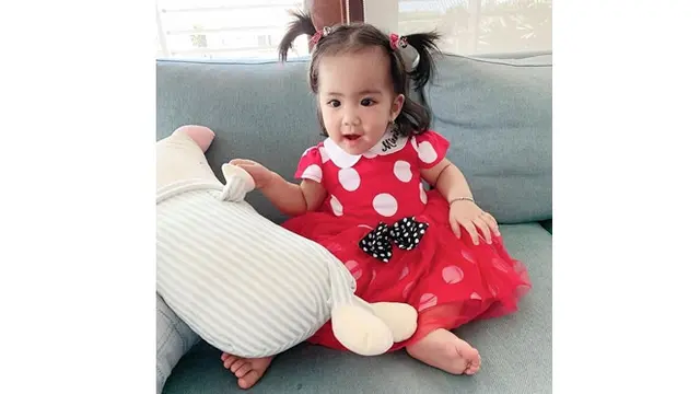 6 Potret Gemas Sheena Gabriella Anak Momo Gheisha, Bisa Pose Pura-pura Marah