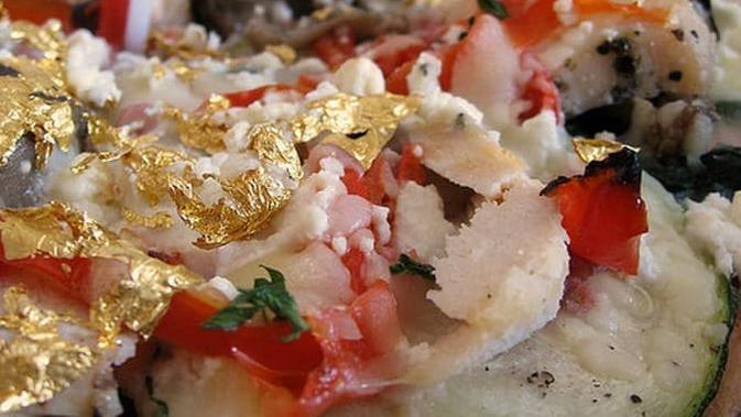 7 Pizza dengan Harga Selangit, Bertabur Berlian hingga ...