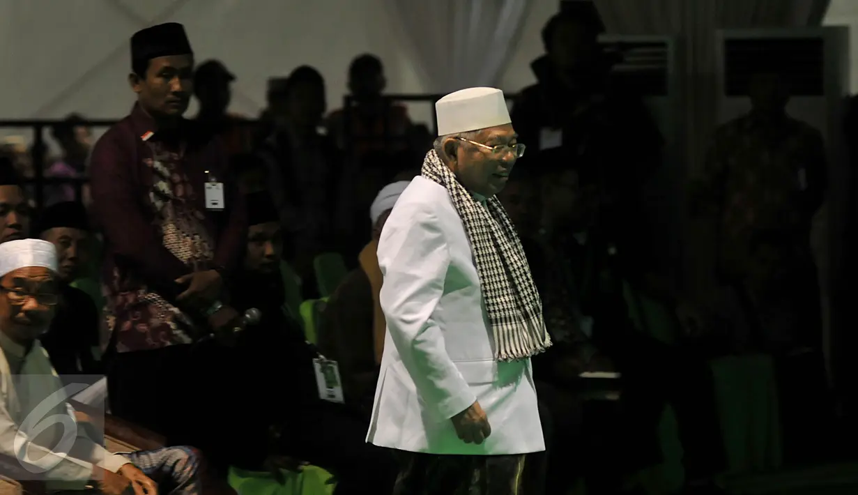 KH Ma'ruf Amin terpilih sebagai ketua Rais Am PBNU menggantikan Mustoffa Bisri (Gus Mus) pada Muktamar NU ke - 33, di Jombang, Jawa Timur, Kamis (6/8/2015). (Liputan6.com/Johan Tallo)