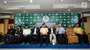 Para tokoh organisasi lintas agama memberi pernyataan sikap bersama di Gedung Muhammadiyah, Jakarta, Selasa (5/9). Mereka mengeluarkan pernyataan sikap terkait Rohingya . (Liputan6.com/Helmi Fithriansyah)