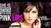 Dalam video Pink Lips, Sunny Leone tampil seksi mengenakan gaun mini sambil menari erotis. 